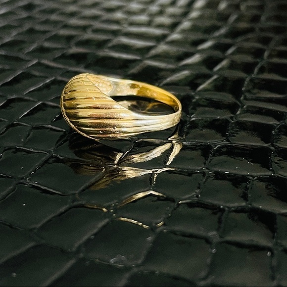 14k Gold Matte And Polished Chevron Woven Crossover Dome Ring - Picture 7 of 9